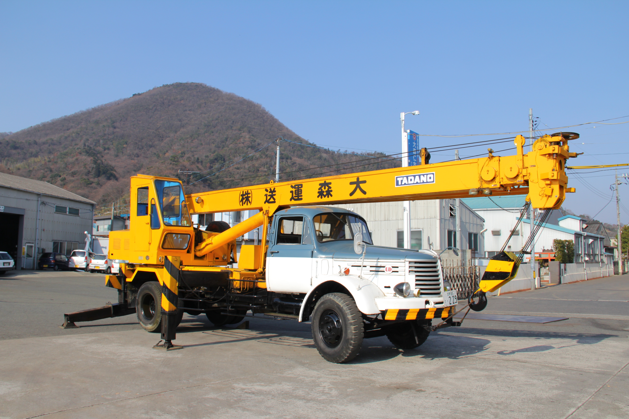 昭和40年式クレーン車 | 大森運送株式会社