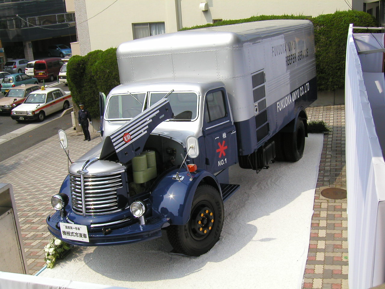福岡運輸 矢野式冷凍車 第一号 記念模型 福岡運輸 矢野式冷凍車 第一号 記念模型